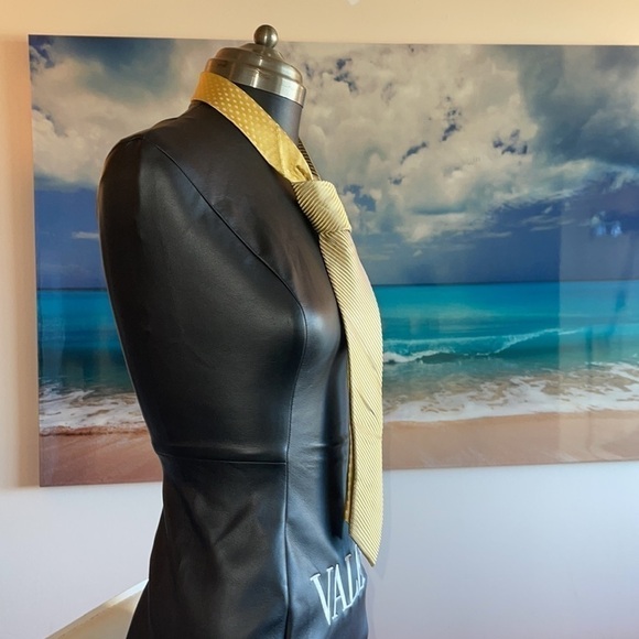 Perry Ellis portfolio 100% silk yellow and silver striped and a few spots - Picture 4 of 8